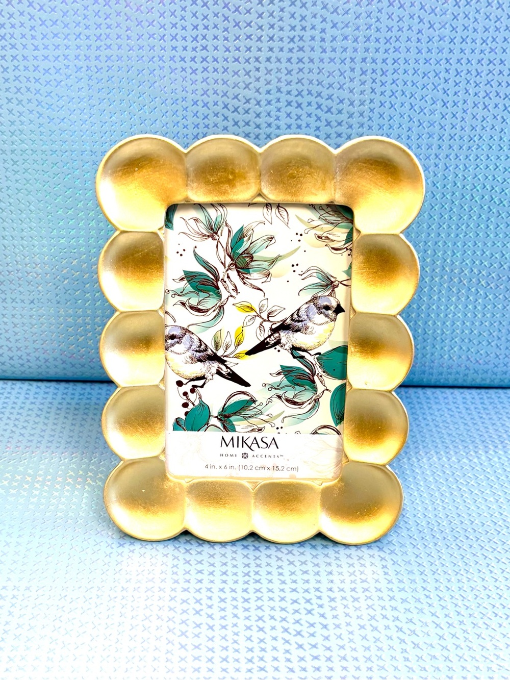 Mikasa Home Accents 4 x 6 Gold Scalloped Picture Frame Tabletop or Wall F461026
